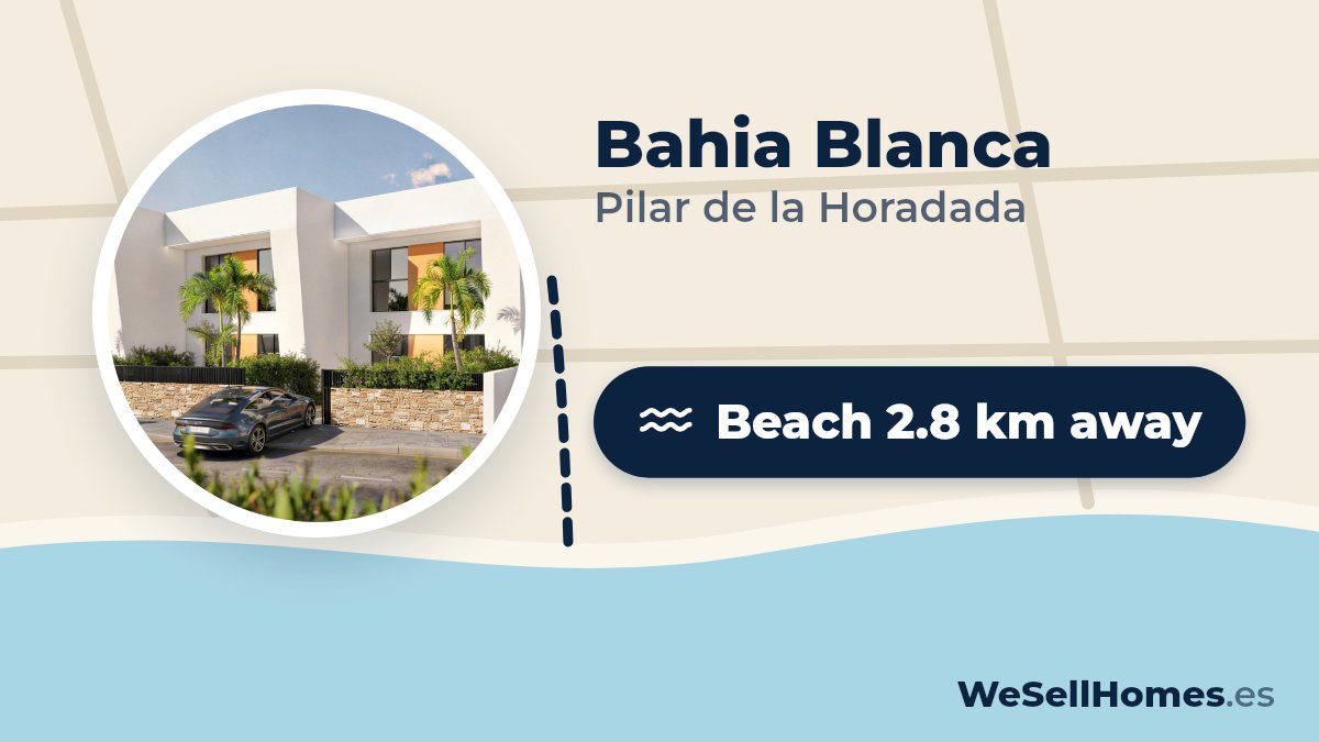 Bahia Blanca, Pilar de la Horadada: Beach 2.8 km away