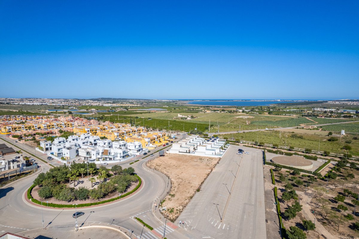 Residencial Laguna Azul, Los Montesinos: Photo 3 of 15