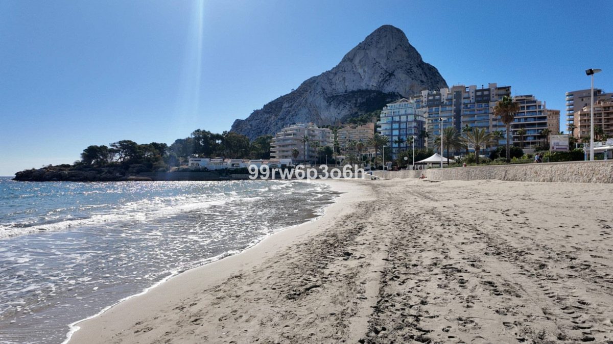 Villa Halley, Calpe: Photo 4 of 15