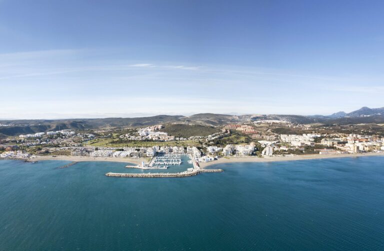 Property for sale in Manilva, Puerto de la Duquesa